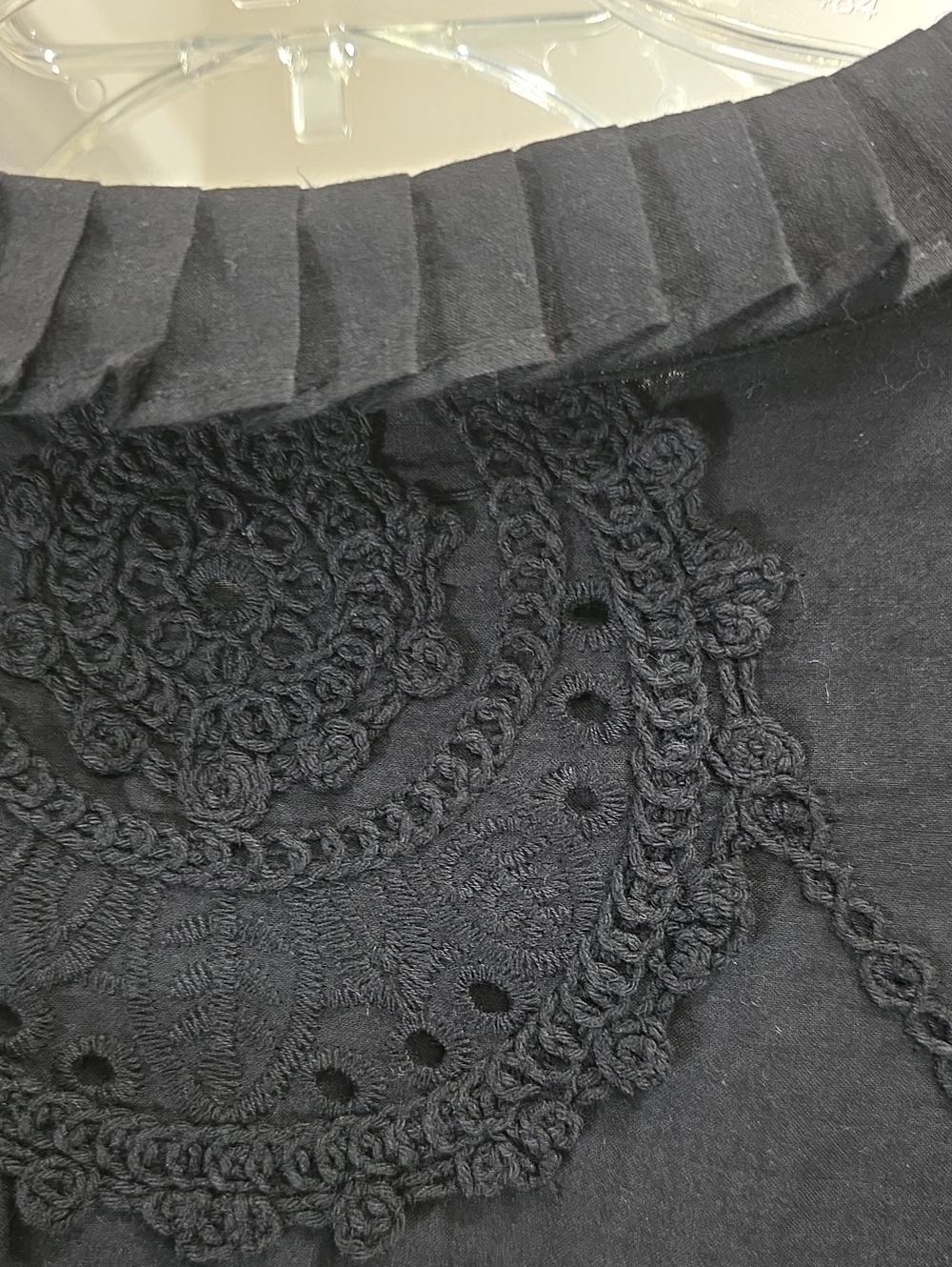entro Womens Black Embroidered Eyelet Ruffled Short Sleeve Blouse Size L Cotton - Picture 7 of 8